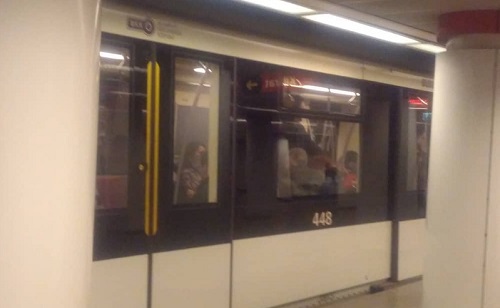 Drámai gázolás a Blahánál: hogy került az utas a sínekre?