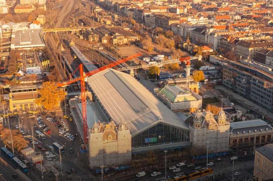 Rablóprivatizációs modell – így jellemezte Vitézy a budapesti pályaudvarok magánkézbe adásának tervét - Fotó: Facebook.com/vitezydavid