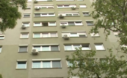 Játékból ugorhatott ki az ötödikről a mázlista kisgyermek