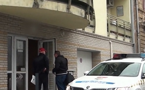 Elfogták az újpesti késelőt – mindkét szülőjét kivégezte
