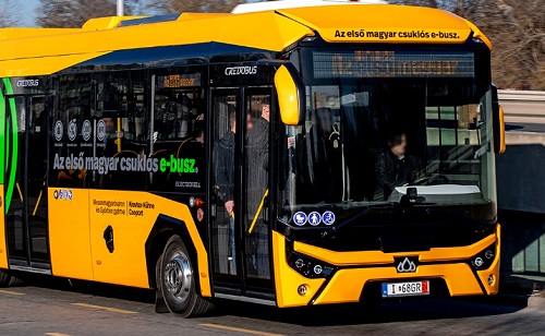 Begurult Budapestre az első magyar elektromos csuklós busz