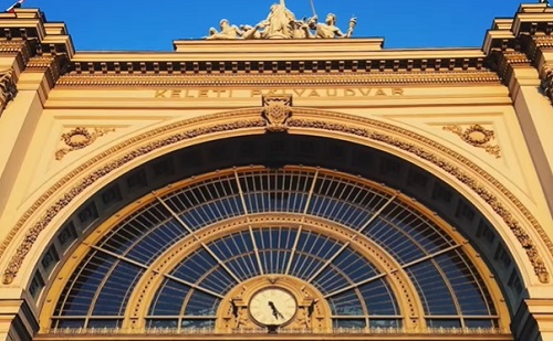 Leállt a vonatforgalom egy időre a Keleti pályaudvaron