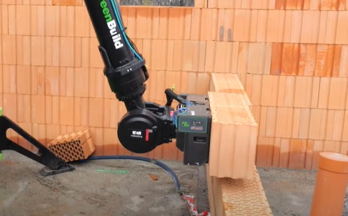 Robot épített fel egy családi házat Budapesten – 3 napjába se telt