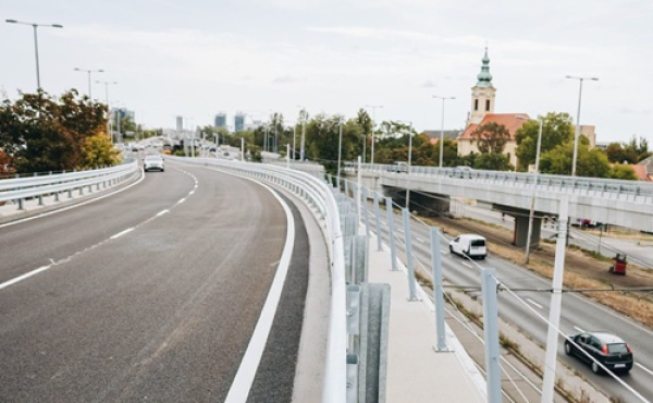 Átadták a megújult Flóirán téri felüljárókat Budapesten