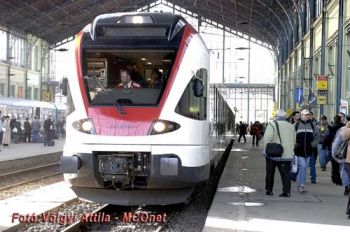 Flirt elővárosi villamos motorvonat